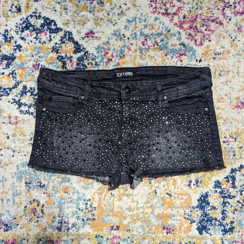XXI Premium Denim Bejeweled Black Shorts 31 - VINTAGE